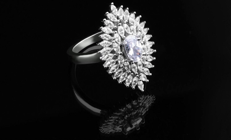 ドンキのマーケ戦略を横浜リフレに応用するなら？キャスト目線で脳に刺さる接客術をマニュアル形式でまとめた読み物です。