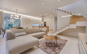 感受性が高いわたしの脳内で何が起きているのかを科学と詩で描く体験記事。横浜リフレCalm Districtが提唱する高解像度感情モデルの全貌を解説します。